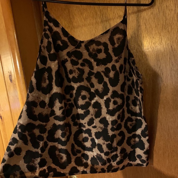 Tops - Leopard crop top